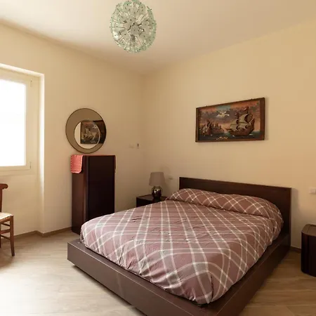 Casa Marina Con Patio By Wonderful Italy