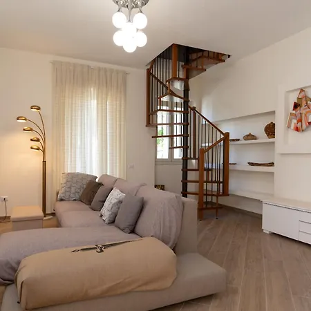 Casa Marina Con Patio By Wonderful Italy