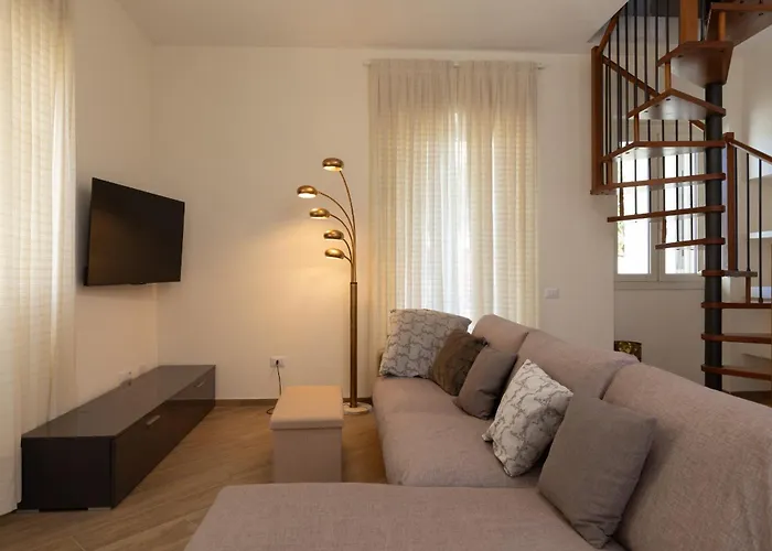 Casa Marina Con Patio By Wonderful Italy * Ольбия