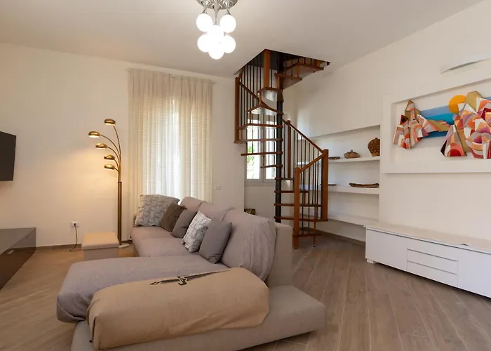 Casa Marina Con Patio By Wonderful Italy